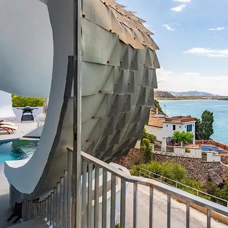 Casa Acantilado Villa *