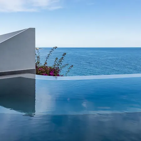 Casa Acantilado