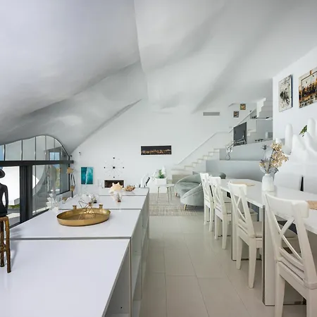 Casa Acantilado Villa